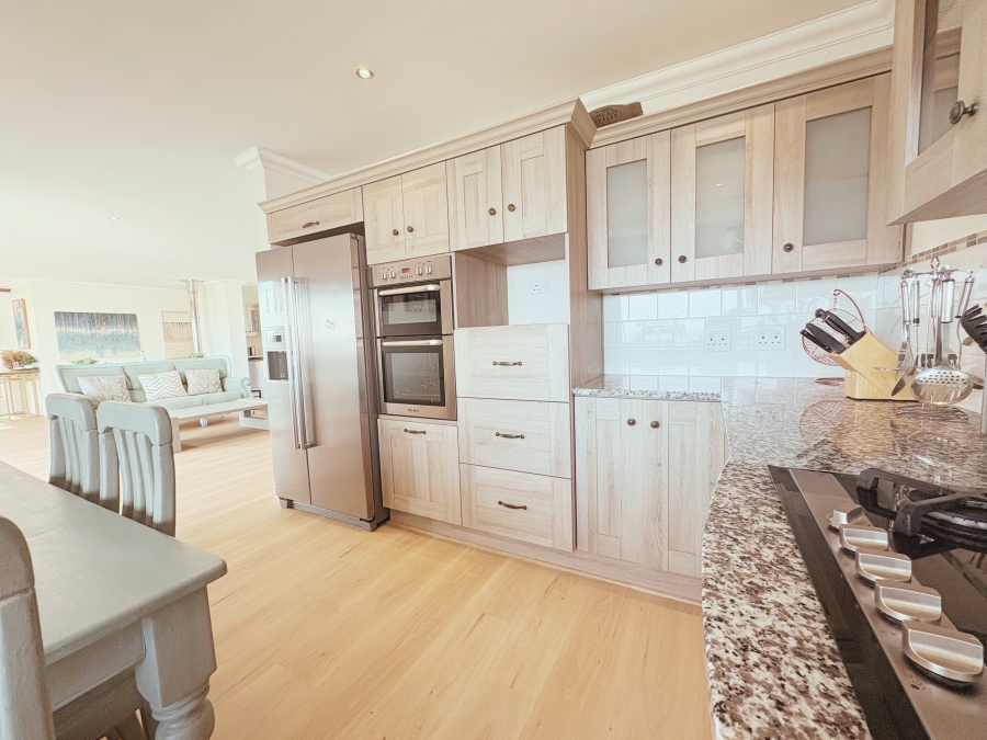 4 Bedroom Property for Sale in Yzerfontein Western Cape
